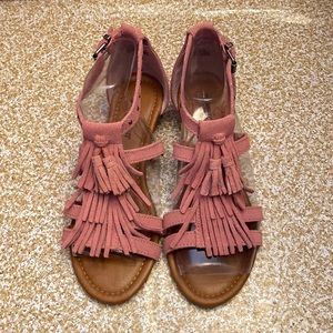 Minnetonka pink suede fringe sandals 7 - worn a few times. Excellent condition.